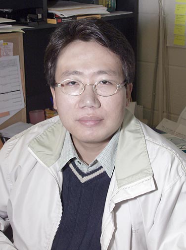 Professor Joonho Cho Pledges Award Money to Department Development Fund