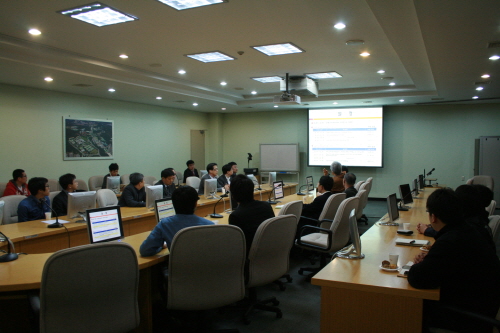 SK hynix–POSTECH Joint Research Presentations and Technology Exchange